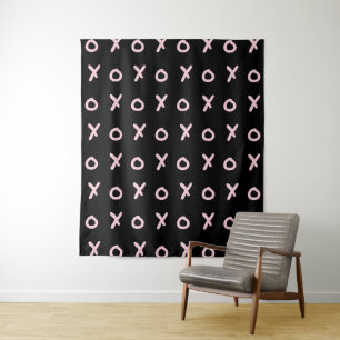 ブラック&ベイビーピンク X O XO XOのトレンディーでかわいい タペストリー