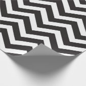 ブラック＆ホワイトの太いシェブロンの結婚式と新年のお祝い ラッピングペーパー (角)