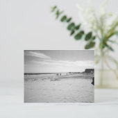 ブラック&ホワイトオールドオーチャードビーチ ポストカード (スタンド正面)