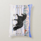 ブラック&ホワイトジプシーバンナーティンカーホ荷車を引くーマ アクセントクッション (裏面(縦))