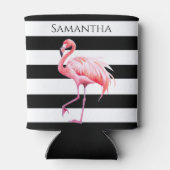 ブラック&ホワイトストライプ名前をカスタムするピンクフラミンゴ 缶クーラー (裏面)