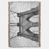 ブラック&ホワイトブルックリンブリッジアーキテクチャル詳細 スローブランケット (正面縦)