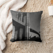 ブラック&ホワイトブルックリンブリッジニューヨークシティピロー クッション (ブランケット)
