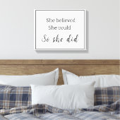 ブラック&ホワイト信じ彼女は... キャンバスプリント (インサイチュ (寝室))