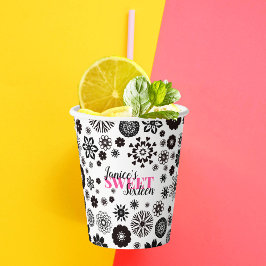 ブラック ホワイト キュート フラワーリー スウィート16 名前入り 紙コップ