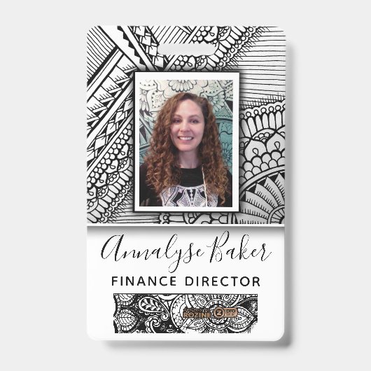 ブラック＆ホワイト トライバル タトゥー 従業員写真 名前付き バッジ (Front)