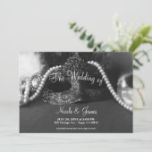 ブラック＆ホワイト マスカレード マスク パール ウェディング 招待状 (スタンド正面)