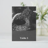 ブラック＆ホワイト マスカレード マスク パール テーブル ナンバー 招待状 (スタンド正面)