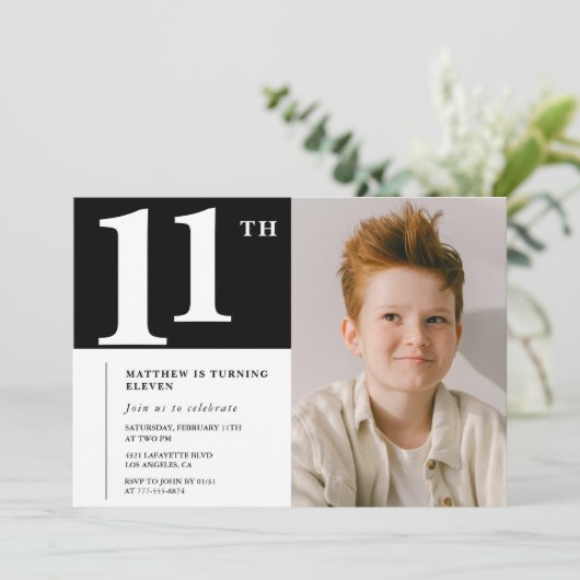 ブラック ホワイト 11歳の誕生日招待状 おしゃれな写真 招待状 (スタンド正面)