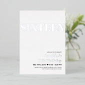 ブラック&モダンホワイトスウィート16タイポグラフィ 箔招待状 (立ち正面)