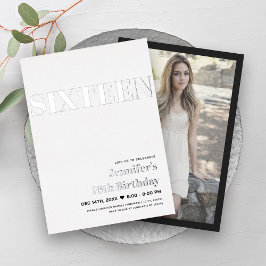 ブラック&モダンホワイトスウィート16タイポグラフィ 箔招待状
