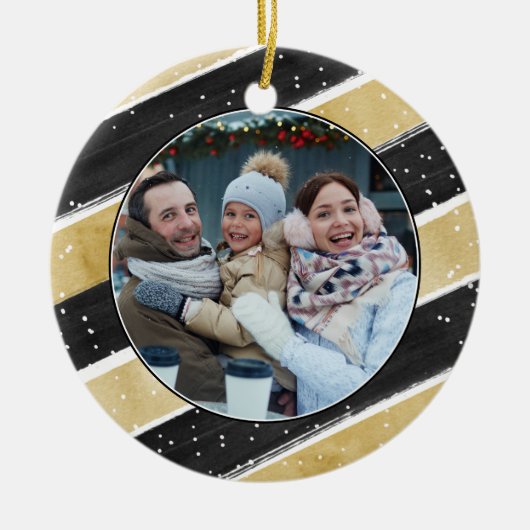 ブラック&モダン金ゴールドスノーフレークストライプズホリデイ セラミックオーナメント (正面)
