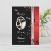 ブラック&レッドフローラ結婚のフォト招待状 招待状 (スタンド正面)