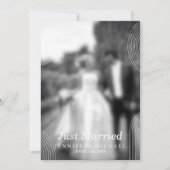 ブラック 結婚式完了 幾何学的 シンプル ウェディングフォト 招待状 (正面)