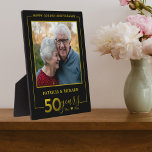 ブラック&金ゴールドの両親50周年記念写真 フォトプラーク<br><div class="desc">写真と名結婚前でパーソナライズする古典的な黄金記念日。</div>