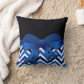 ブラック(青と白のシェブロンと青の弓) クッション (ブランケット)