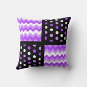 ブラック/2トーン紫外線/ホワイトシェブロン/水玉模様 クッション (裏面)