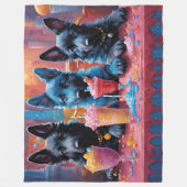 ブラックNブルードイツ羊飼い子犬Nミルクシェイク フリースブランケット (正面)