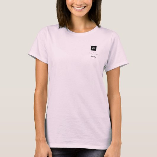 ブラッシュピンク スクリプト ロゴ メイクスタッフ Tシャツ (正面)