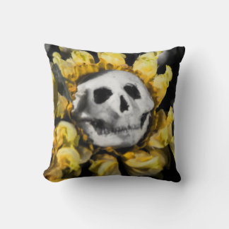 ブラッドティーと赤紐スカルひまわり枕 クッション