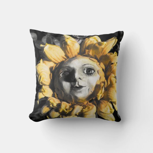 ブラッド茶と赤紐幸せひまわり枕 クッション (正面)