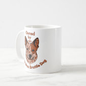 ブラトル犬に飼われる (赤) コーヒーマグカップ (正面左)
