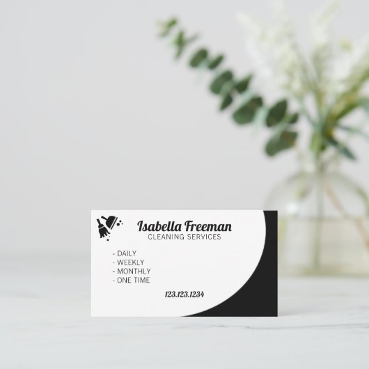 ブラユニークック&ホワイトメイドハウスクリーニング 名刺 (スタンド正面)