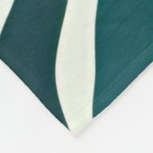 ブランケットティール(緑がかった色)グリーンゼブラストライプアニマルプリント フリースブランケット (角)