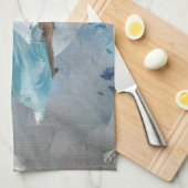 ブランコに青いドレスを着た女性 キッチンタオル (四つ折り)