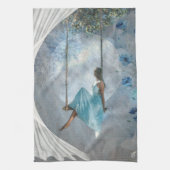 ブランコに青いドレスを着た女性 キッチンタオル (縦)