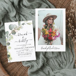 ブランチ&バブリーブライダルシャワーフォト招待状<br><div class="desc">バジェットBrunchとBubbly Eucalyptus Greenculent Botanical Water Colorエメラルドグリーン春の結婚式ブライダルシャワー白い背景の写真招待状エレガント-お祝いになる特別な花嫁のためのボタニカルなタイポグラフィと緑とモダン植物性の葉と美しいスクリプトを含む。</div>