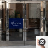 ブランド名をお好きなカラーでモダンなスクリプトにカスタマイズ ウィンドウサイン (オフィスドア)