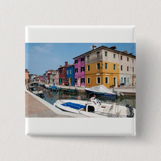 ブラーノ色の家 缶バッジ (正面)