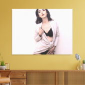 ブラ中国のーとパンツを見せる女性 キャンバスプリント (インサイチュ (リビング))