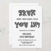 ブラ入った?ダブル文字10代のボーイ誕生日 招待状 (正面/裏面)