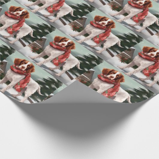 ブリタニーのスパニエル犬犬で雪のクリスマス ラッピングペーパー (角)