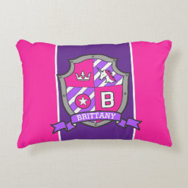 ブリタニーの名前の意味レターBピンクのクレストunicorn アクセントクッション