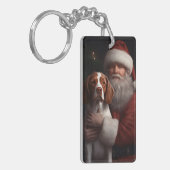 ブリタニースパニエル犬とサンタクロースのクリスマス キーホルダー (正面左)