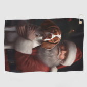ブリタニースパニエル犬とサンタクロースのクリスマス ゴルフタオル (横)