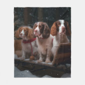 ブリタニースパニエル犬スノウィースリークリスマスデコール フリースブランケット (正面)
