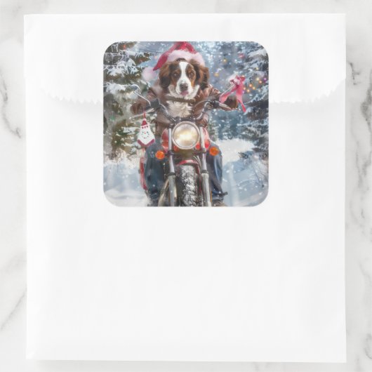 ブリタニースパニエル犬ドッグオートバイクリスマスに乗る スクエアシール (バッグ)