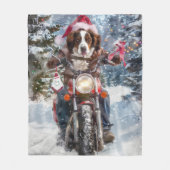 ブリタニースパニエル犬ドッグオートバイクリスマスに乗る フリースブランケット (正面)