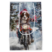 ブリタニースパニエル犬ドッグオートバイクリスマスに乗る ミディアムペーパーバッグ (裏面)