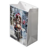 ブリタニースパニエル犬ドッグオートバイクリスマスに乗る ミディアムペーパーバッグ (裏面アングル)