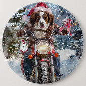 ブリタニースパニエル犬ドッグオートバイクリスマスに乗る 缶バッジ (正面)