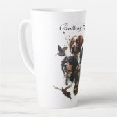 ブリタニースパニエル犬、鳥への情熱 カフェラテマグ (左アングル)