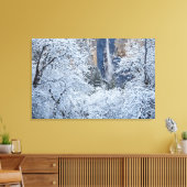 ブリダルヴェールの下の木々の新しい雪 キャンバスプリント (インサイチュ (リビング))
