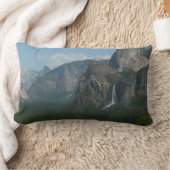 ブリダルヴェール滝とハーフドームatヨセミテ ランバークッション (ブランケット)