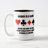 ブリッジは君が取り組まなければならないゲ考えームだ ツートーンマグカップ (左)