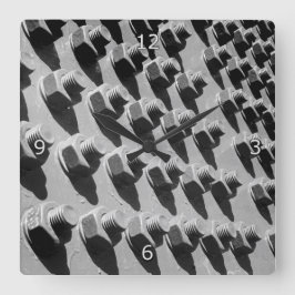 ブリッジナットとボルト スクエア壁時計